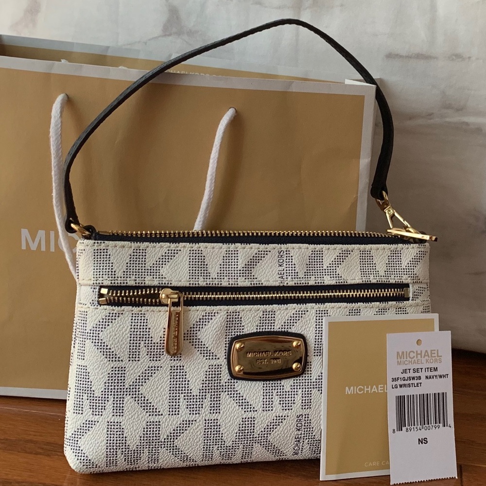 Michael Kors Signature Jet Set Large Wristlet